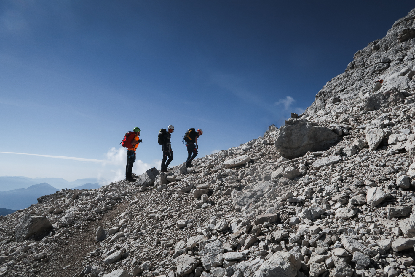 Agosto 2023 - Alessio, Roberto e Fedro si preparano per affrontare la via ferrata delle Bocchette Alte